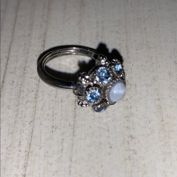 Beautiful Ring - Picture 2 of 4